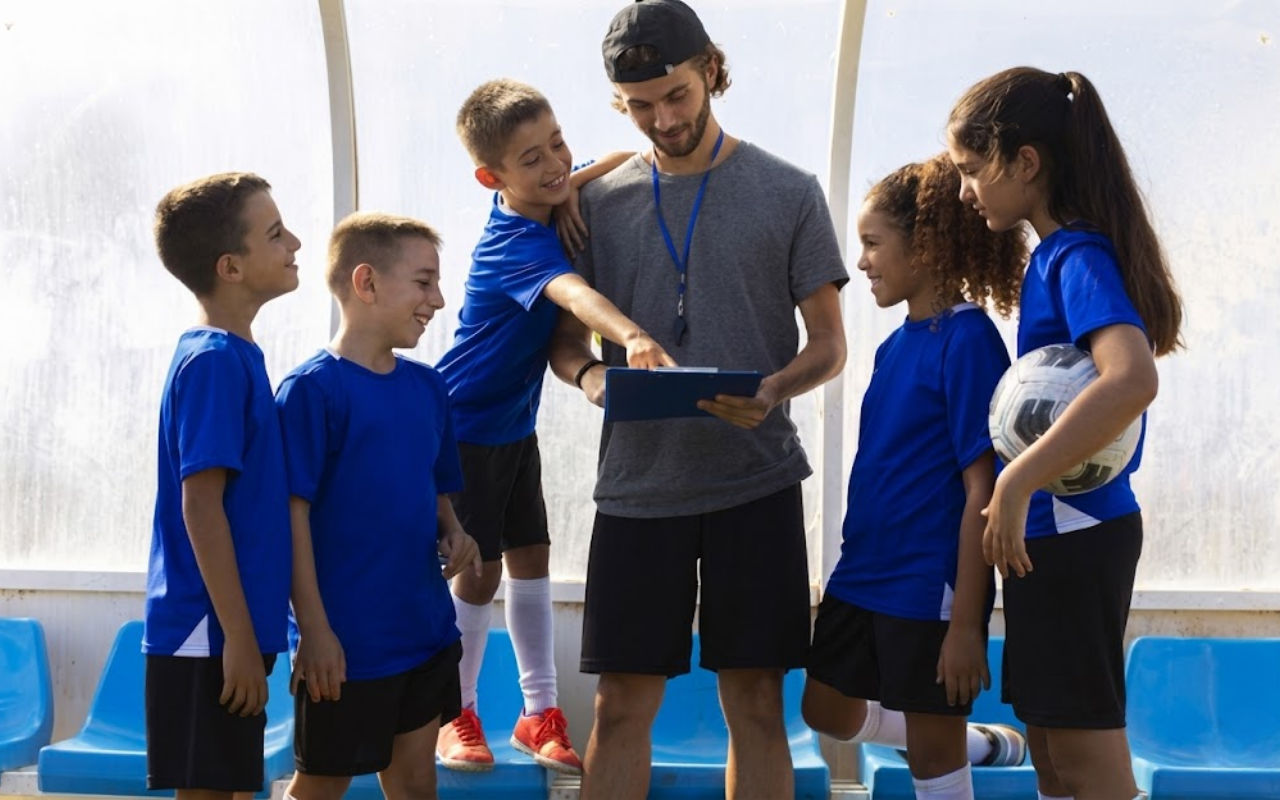 Enable team chat, team message with SportsPlus group communication apps
